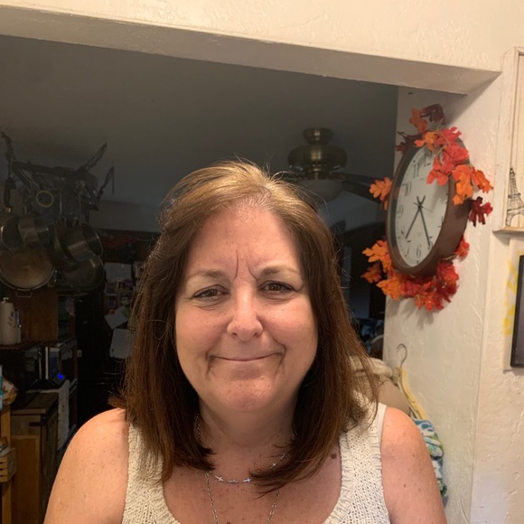 Meet your Posher, Robin - Picture 2 of 3